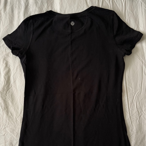 Lululemon Lively Crewneck Tee in Black Size 4 - Picture 1 of 2
